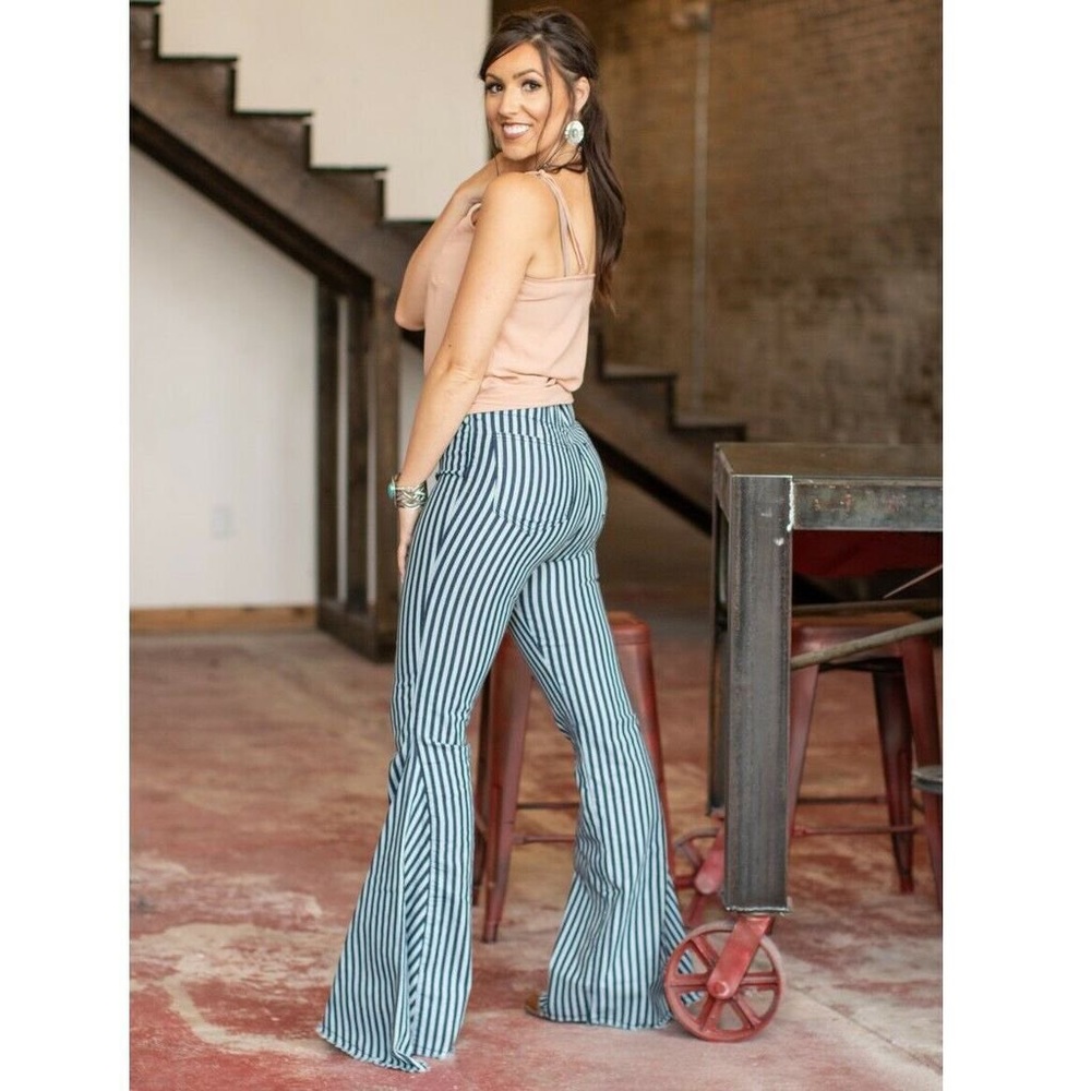 L&B Lucky & Blessed bell bottom jeans size 3X